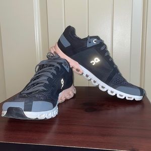 On Cloud Women’s shoes